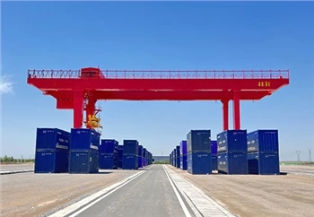 2 jocs de grues pòrtic de contenidors muntats en rails lliurats sense problemes